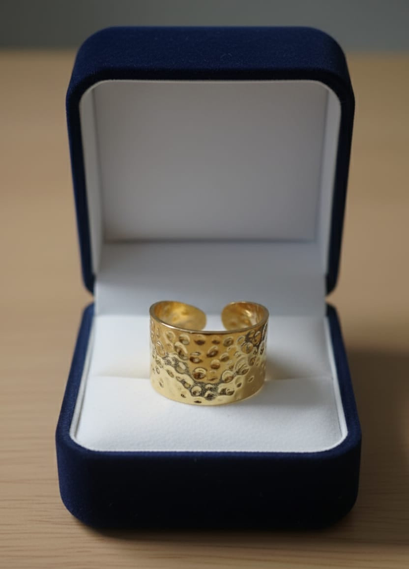 The Aura Hammered Gold Band