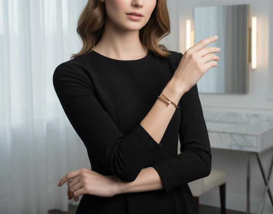 The Clou Rose Gold Nail Cuff