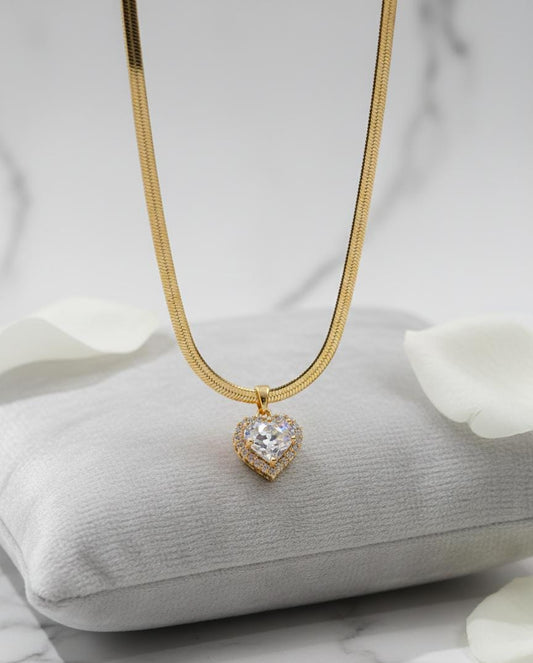 Gold Heart Crystal Anti-Tarnish Necklace for Women – Elegant Halo Love Pendant Chain
