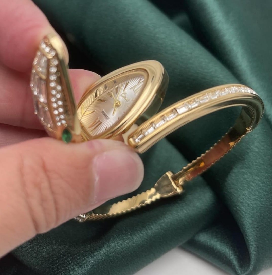 Black & Green Snake Design Anti-Tarnish Bracelet Watch for Women – Crystal Openable Cuff Watch