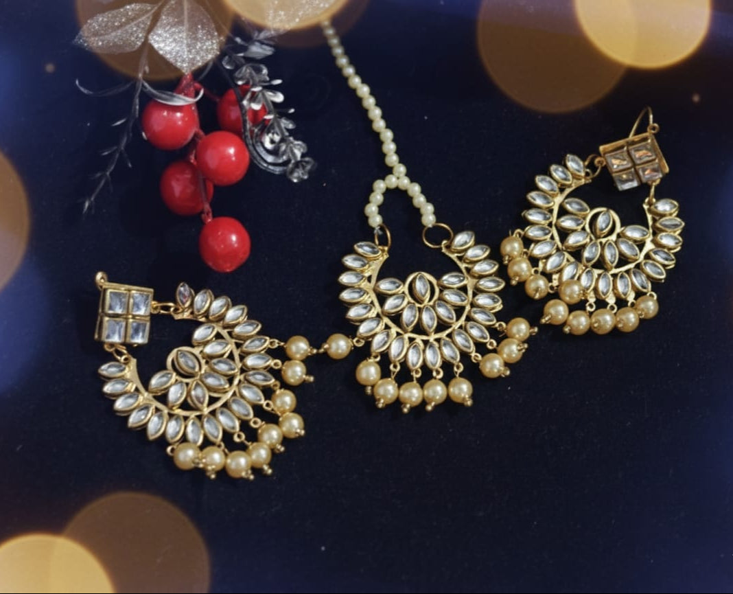 "Aarohi" Kundan & Pearl Maangtika with Matching Chandbali Earrings