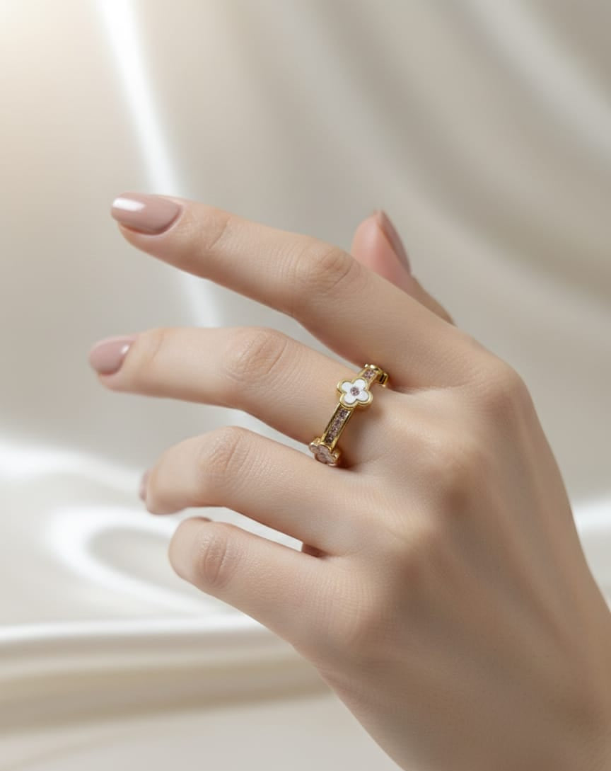 Luna Triple Clover Adjustable Ring