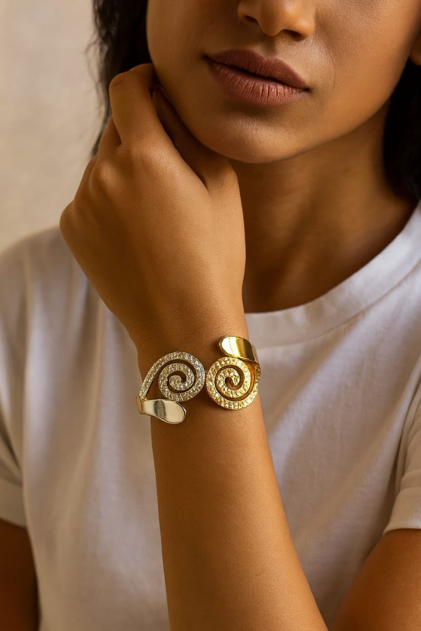 Midnight Spiral Adjustable Anti-Tarnish Bracelet
