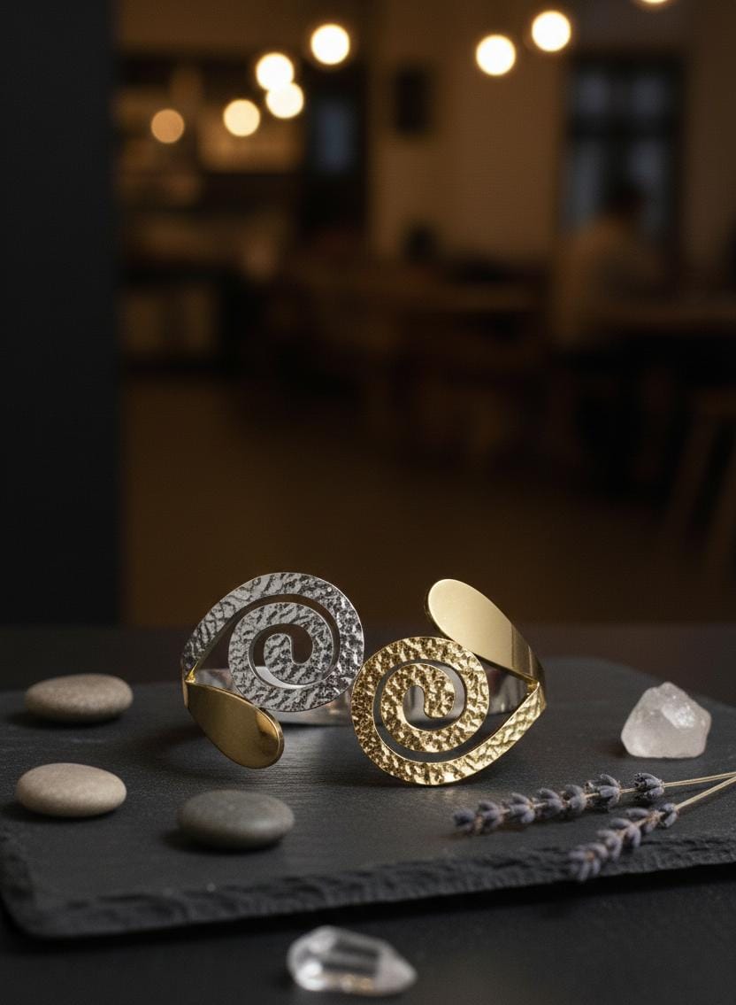 Midnight Spiral Adjustable Anti-Tarnish Bracelet