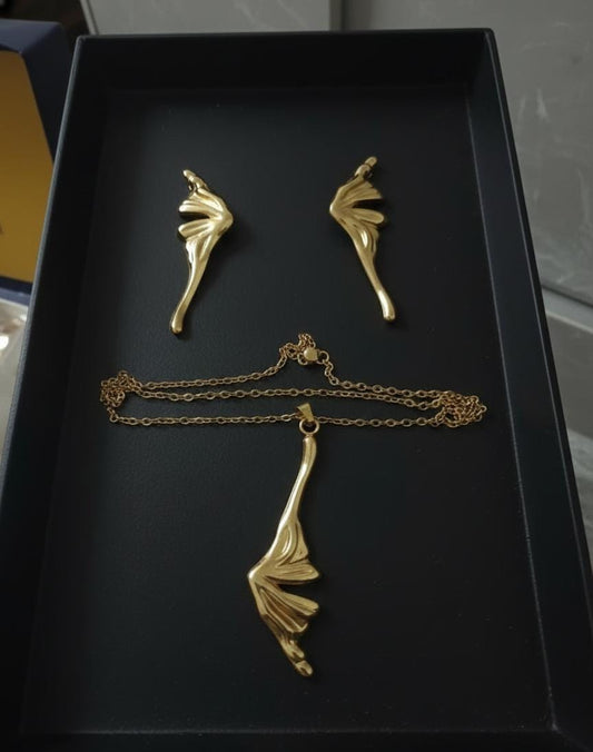 Golden Leaf Anti-Tarnish Necklace & Earrings Combo