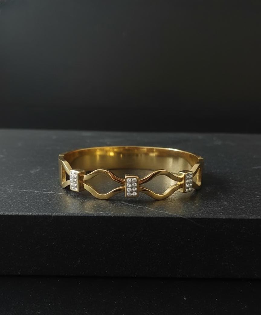 Golden Wave Crystal Adjustable Anti-Tarnish Bracelet