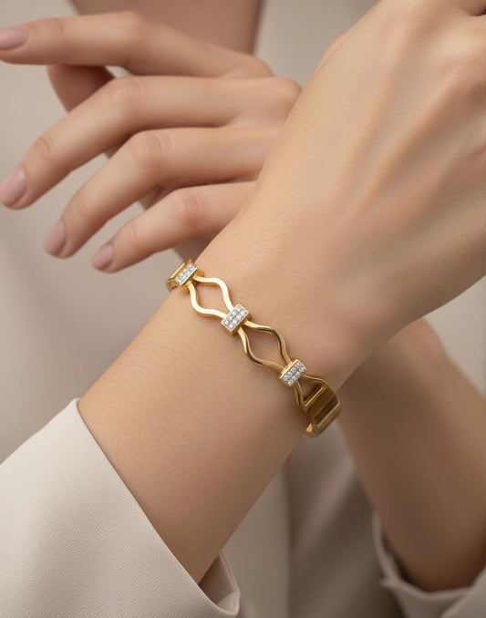 Golden Wave Crystal Adjustable Anti-Tarnish Bracelet