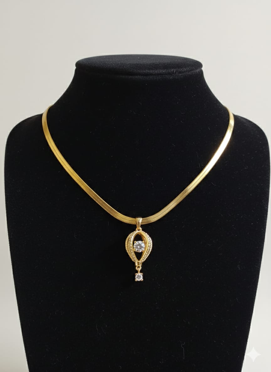 Elegant Gold Teardrop Crystal Anti-Tarnish Necklace for Women – Statement Drop Pendant Chain