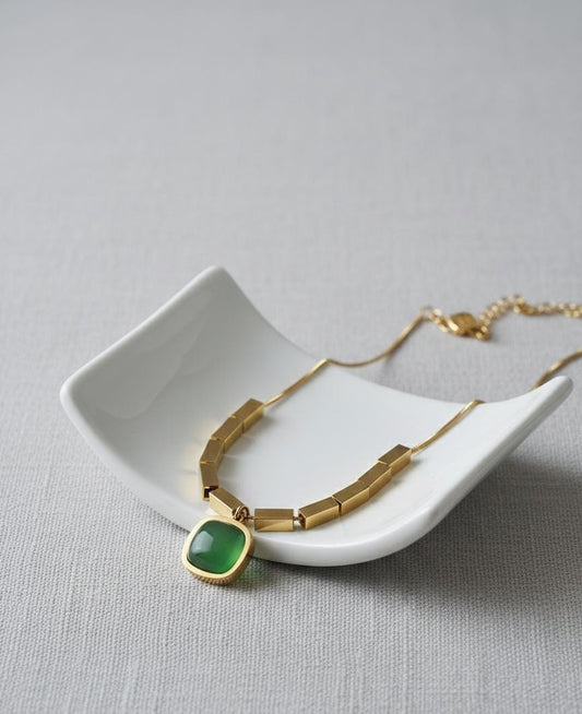 Modern Gold Green Stone Anti-Tarnish Necklace for Women – Geometric Beaded Pendant Chain
