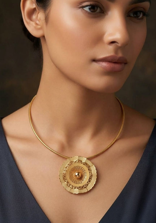 Anti-Tarnish Gold Filigree Pendant Necklace – Elegant Round Statement Necklace