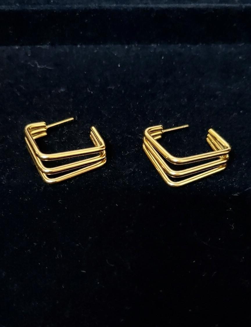 Anti-Tarnish Gold Square Hoop Earrings for Women – Minimal Geometric Stud Earrings